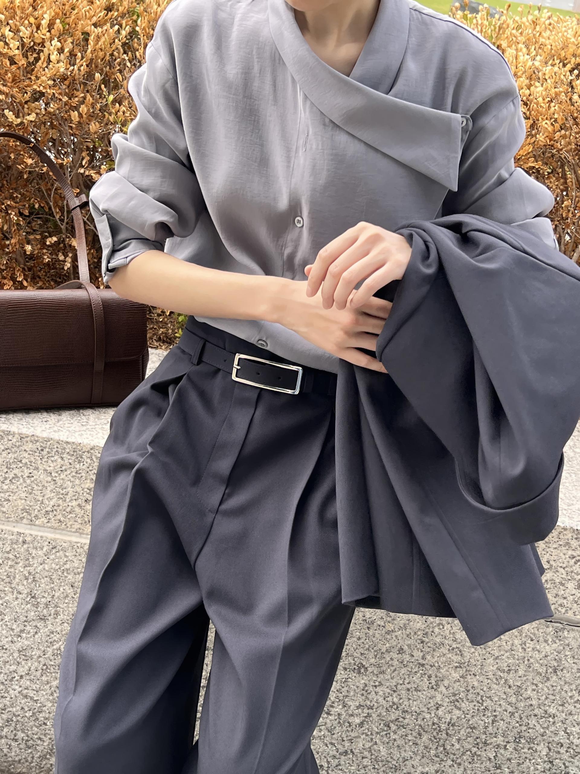 DRAPE COLLAR BLOUSE