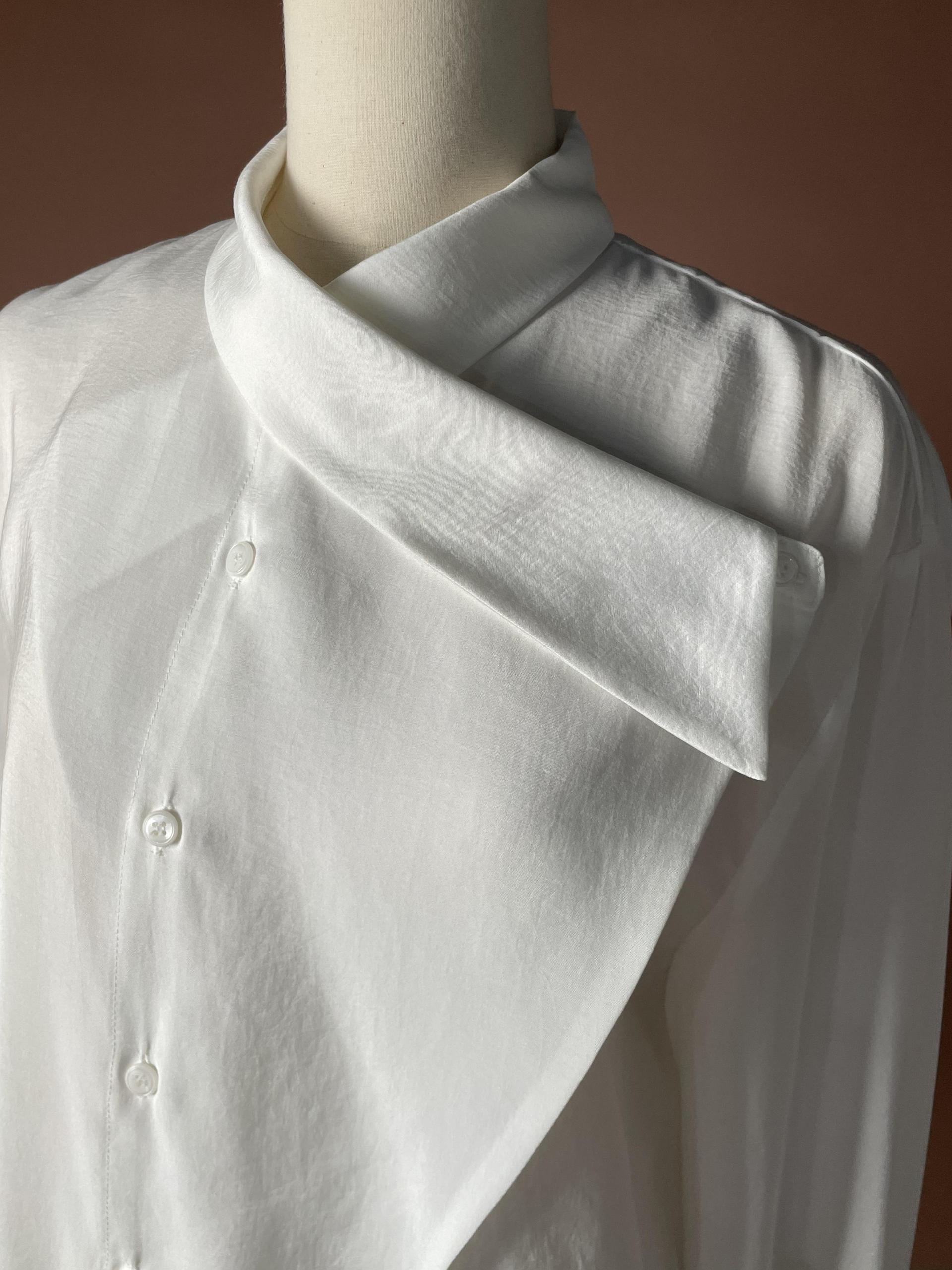 DRAPE COLLAR BLOUSE