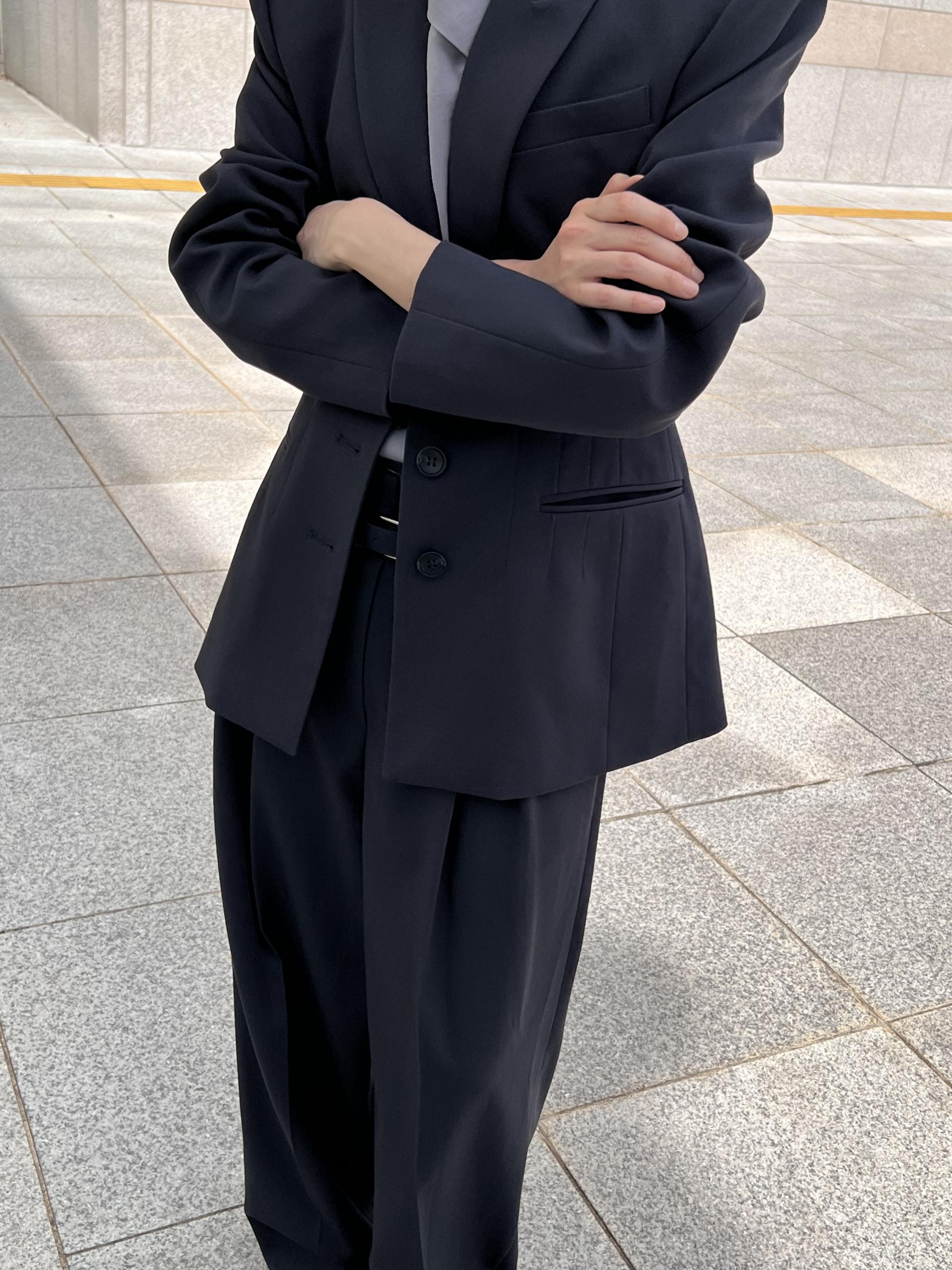 STRUCTURED WAIST JACKET