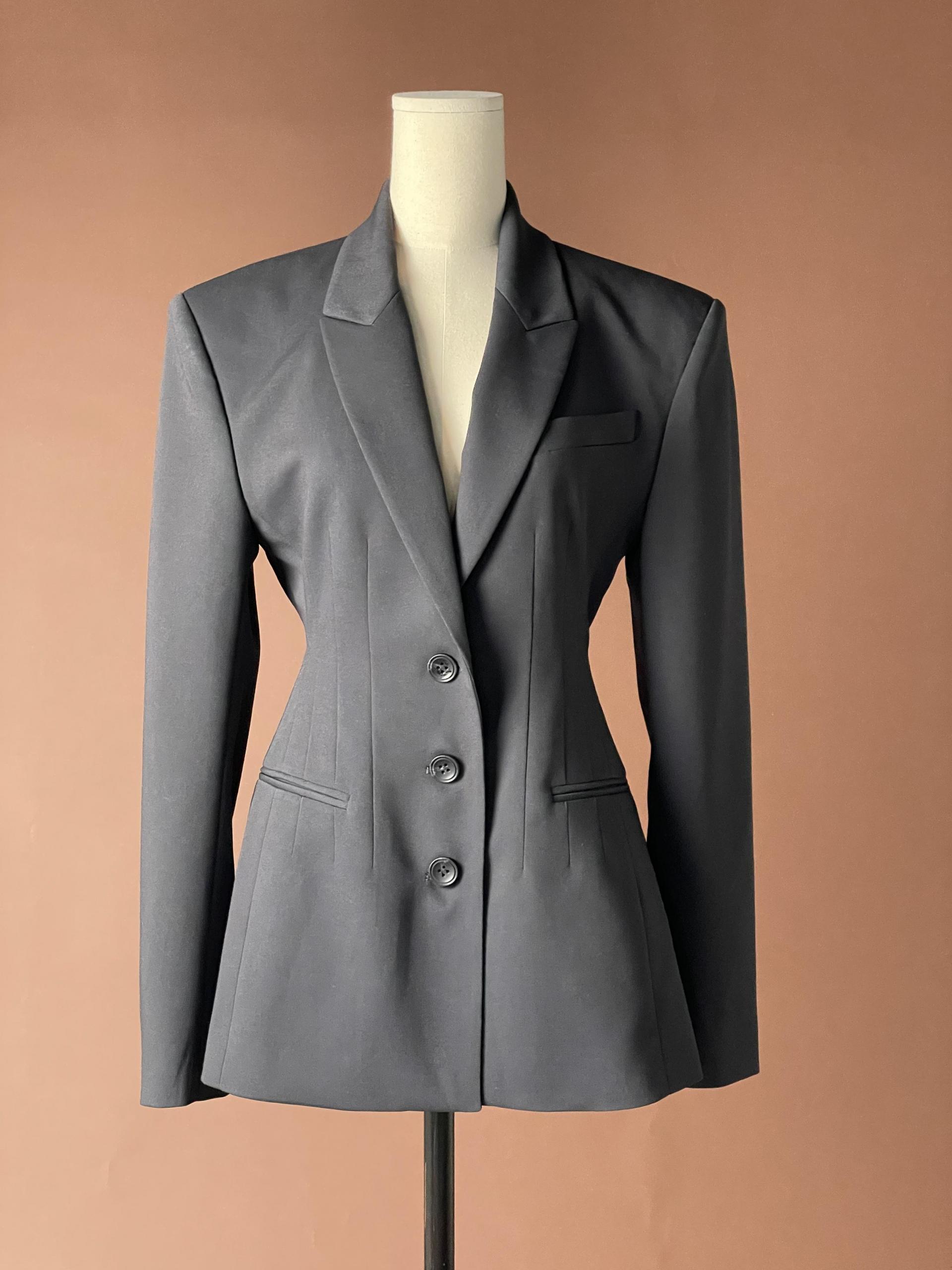 STRUCTURED WAIST JACKET