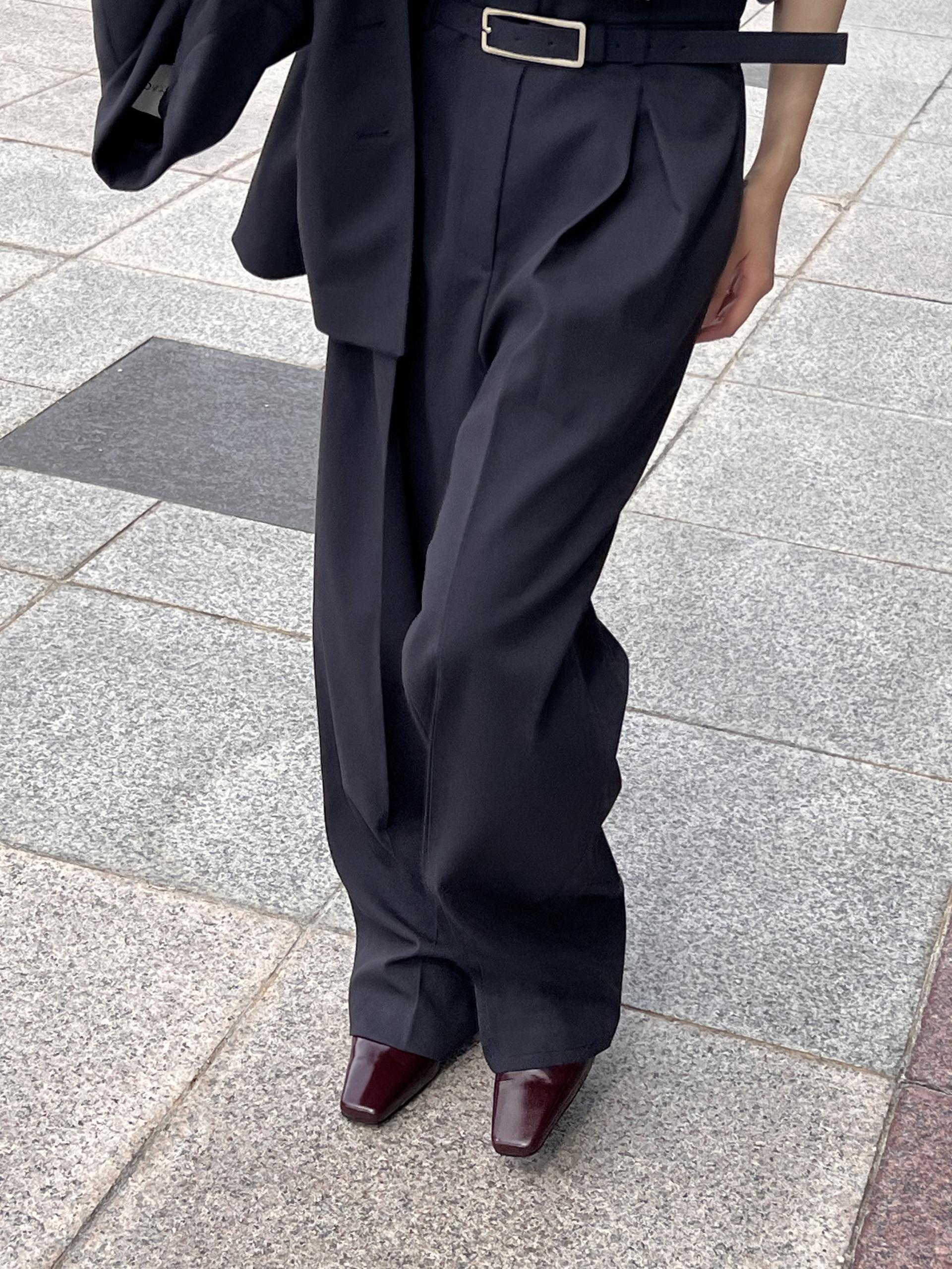 BELTED TWO-TUCK WIDE PANTS