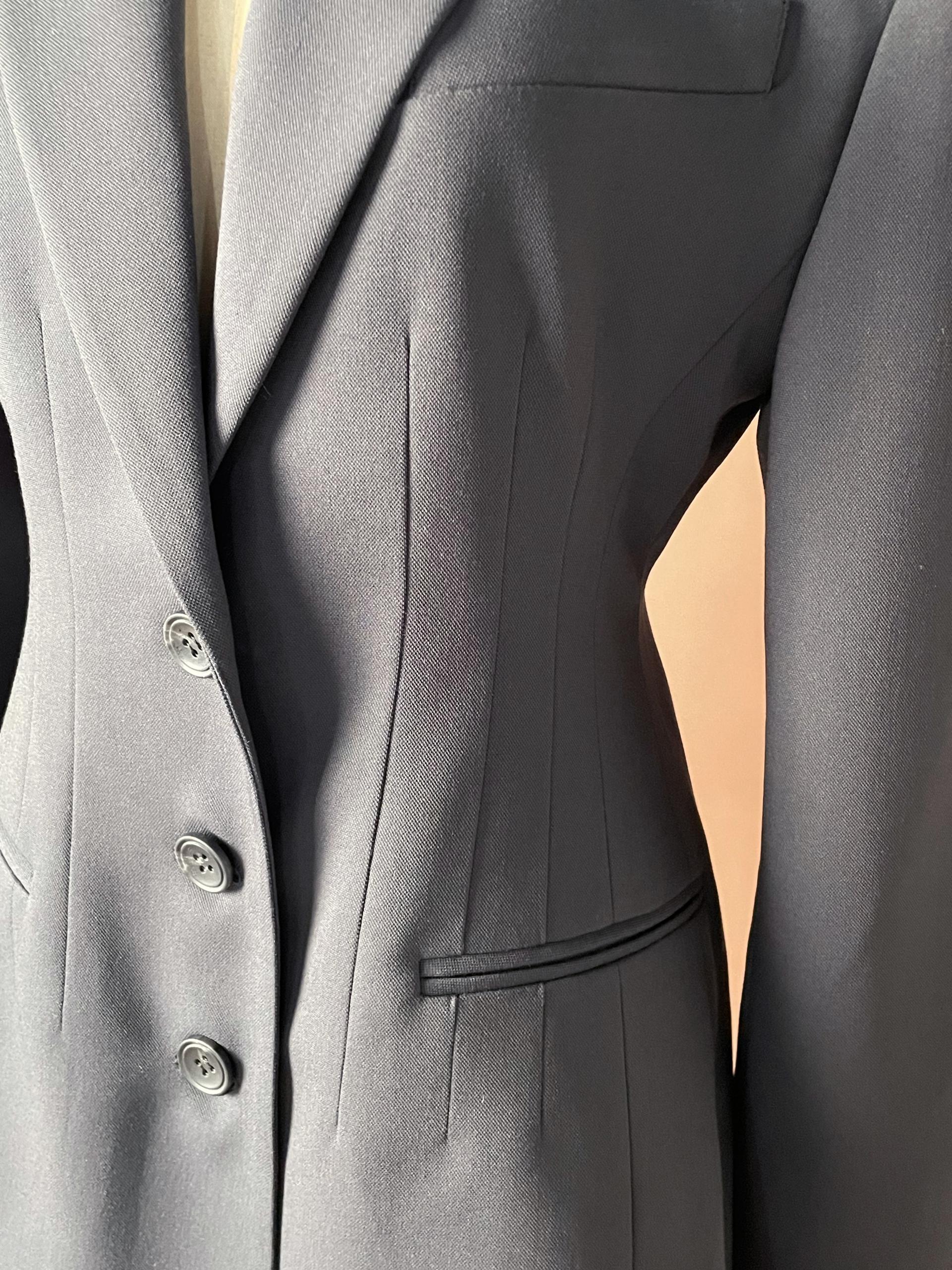 STRUCTURED WAIST JACKET