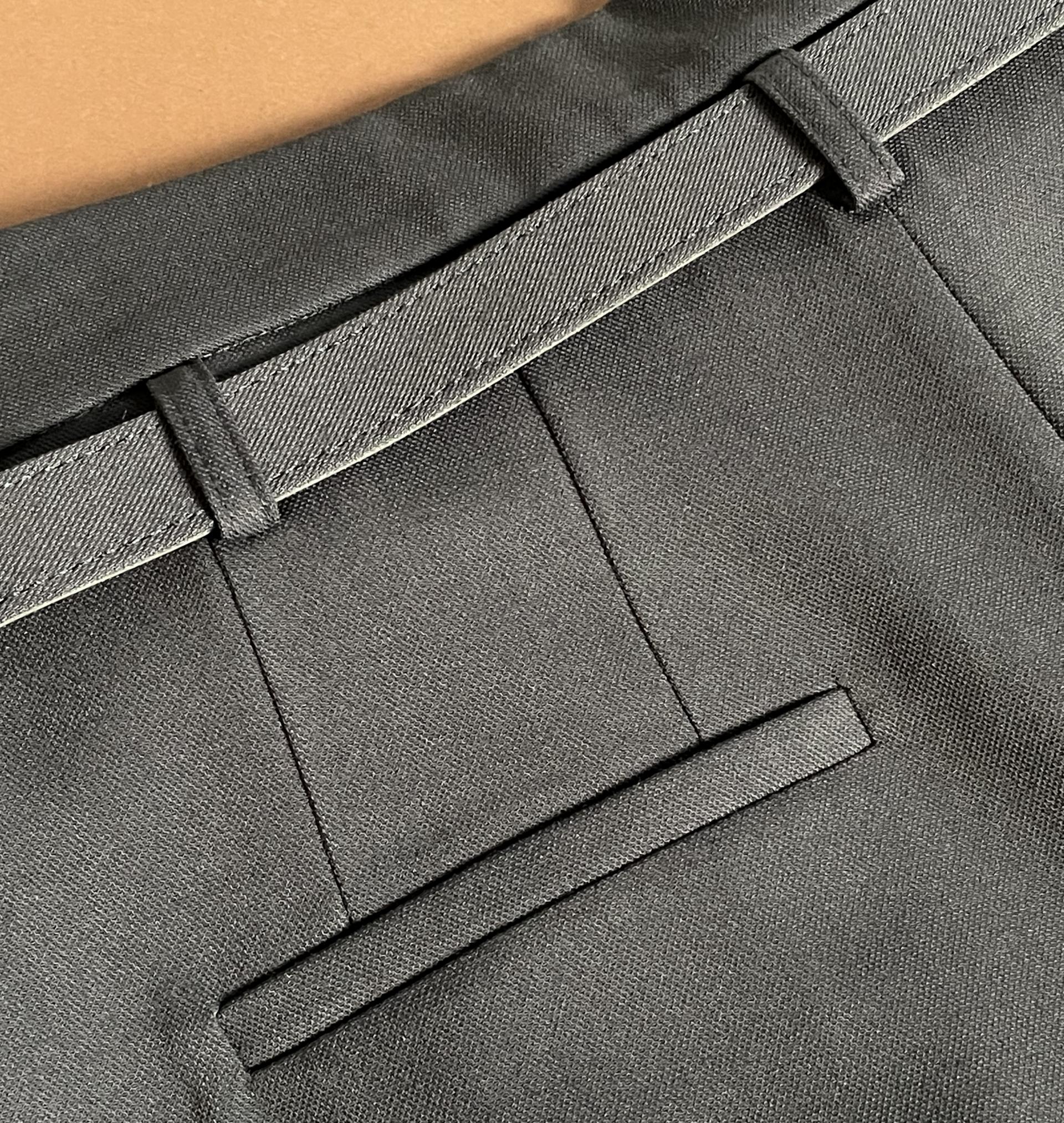 BELTED TWO-TUCK WIDE PANTS