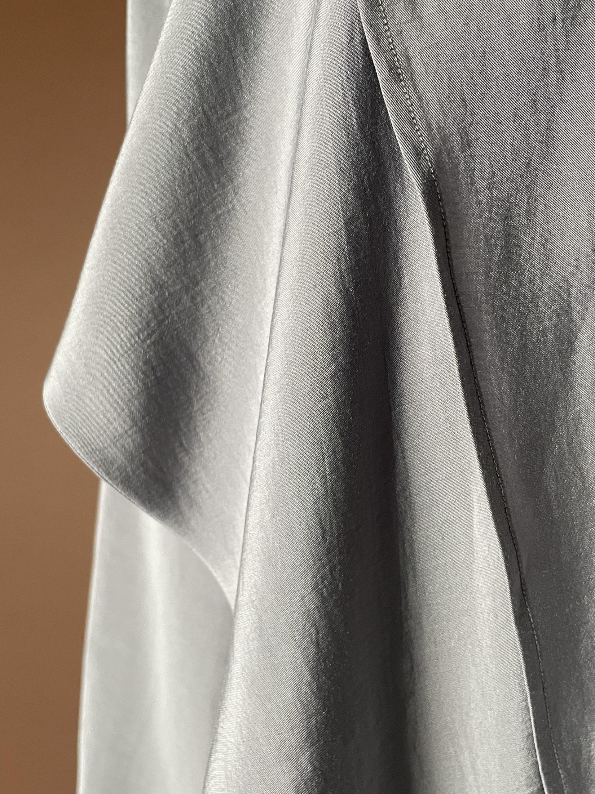 DRAPE COLLAR BLOUSE