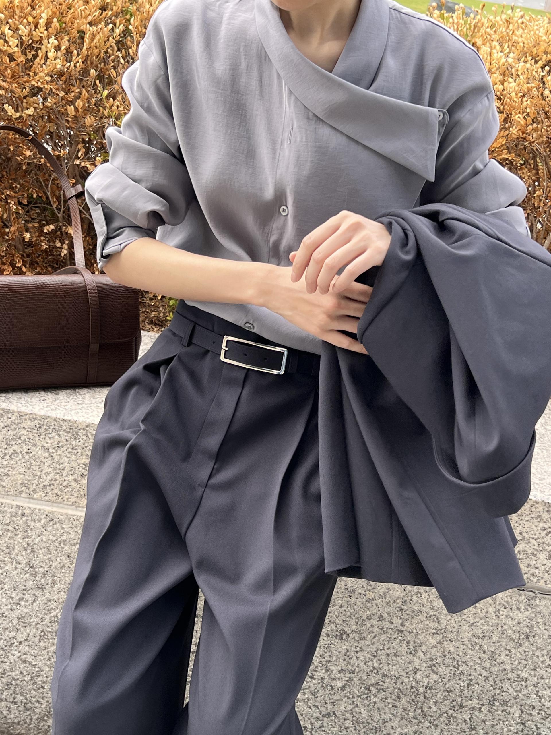 BELTED TWO-TUCK WIDE PANTS