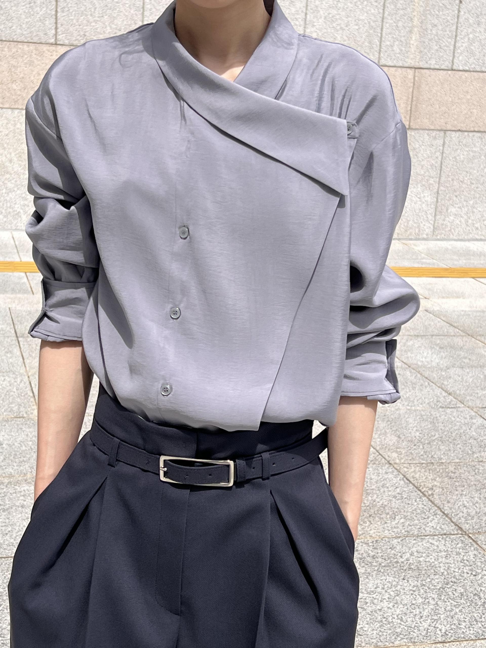 DRAPE COLLAR BLOUSE