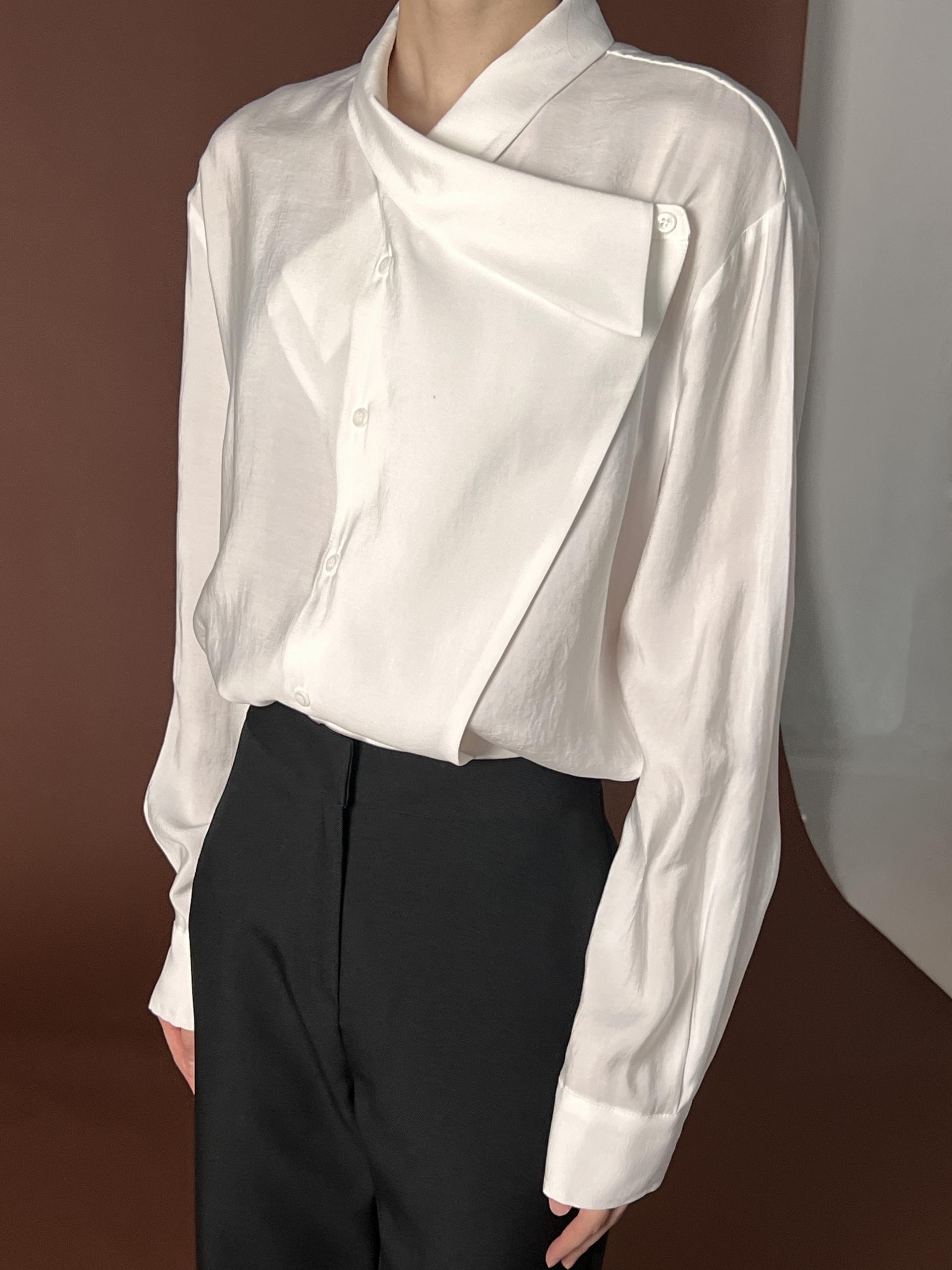 DRAPE COLLAR BLOUSE