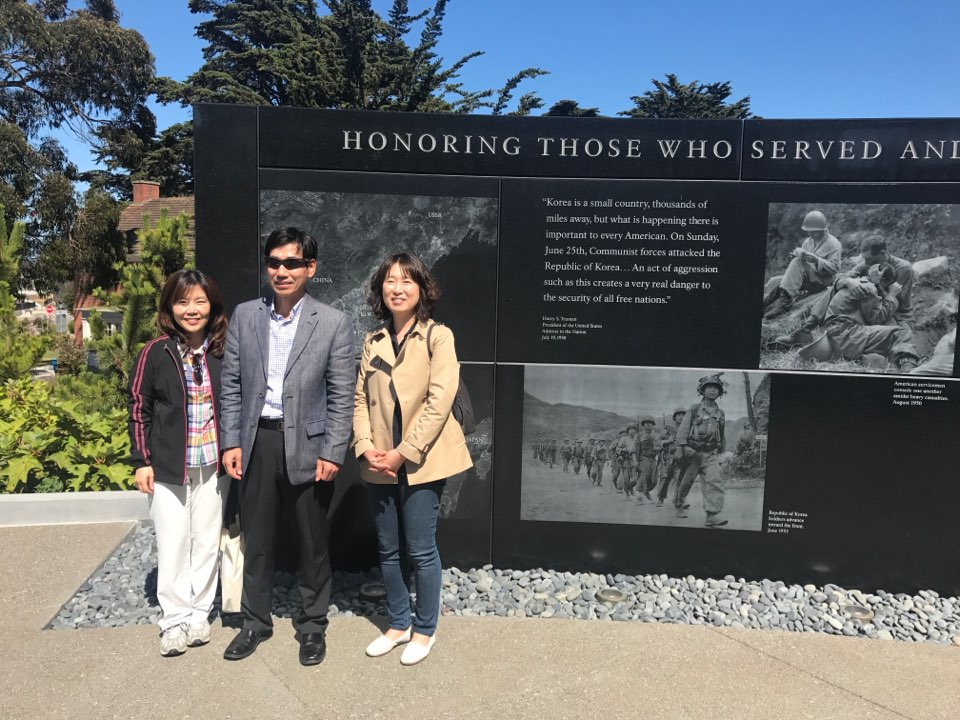 Visitors from Seoul International High School