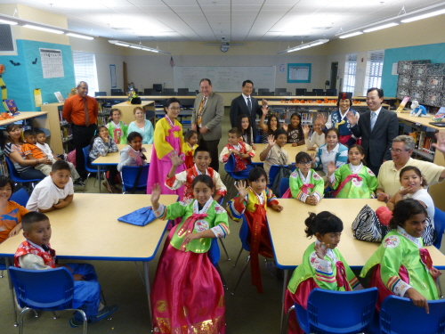 살리나스 바스케즈 초등학교 한국어반 개강 파티 즐겨 살리나스 바스케즈 초등학교 한국어반 개강 파티 즐겨