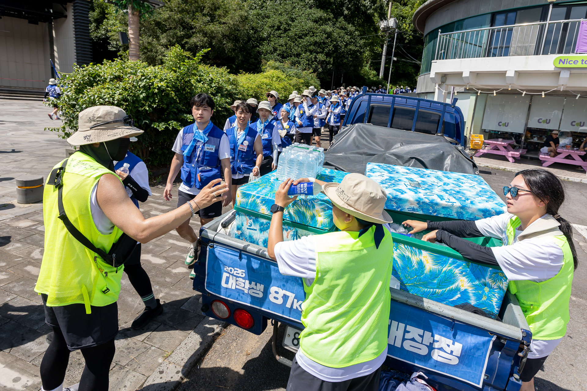 2704187ef41e7.jpg