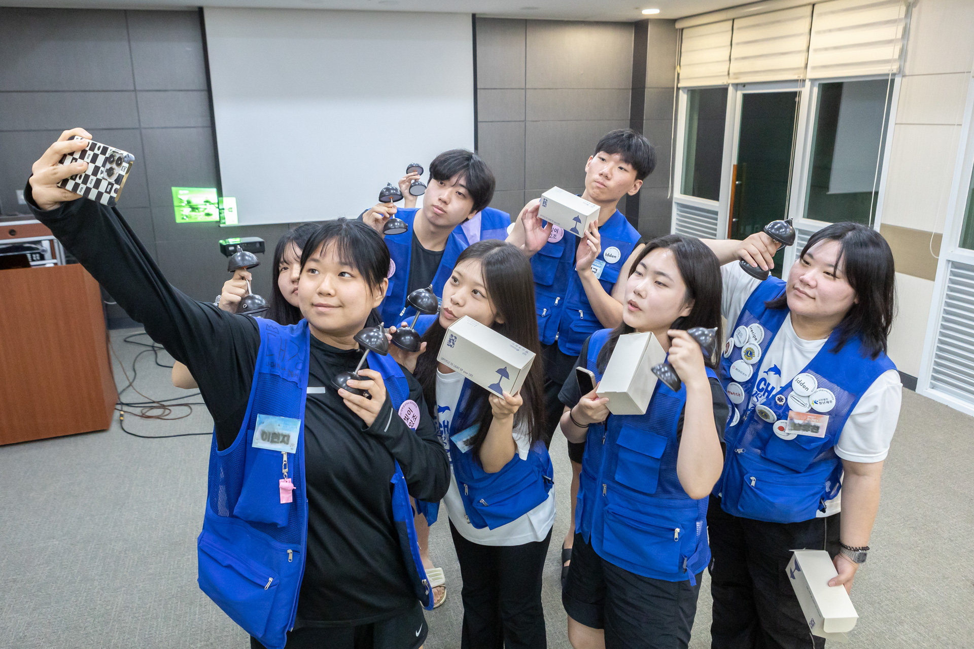 4b8cddea8b443.jpg