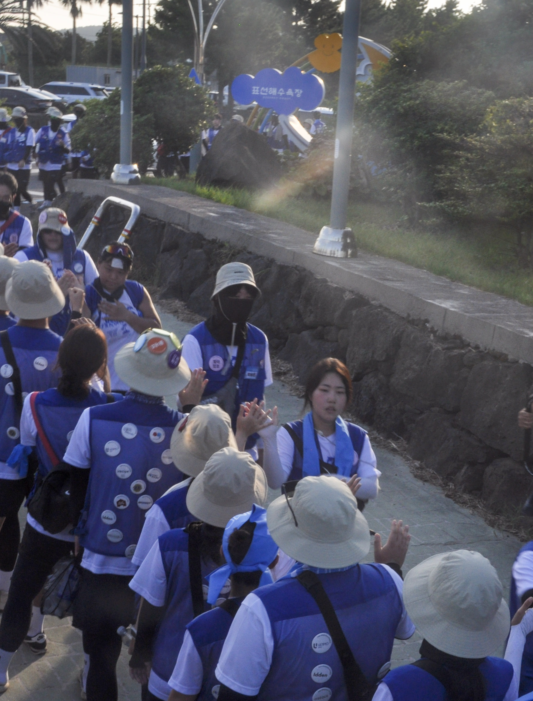 5bfe80858a9b4.jpg