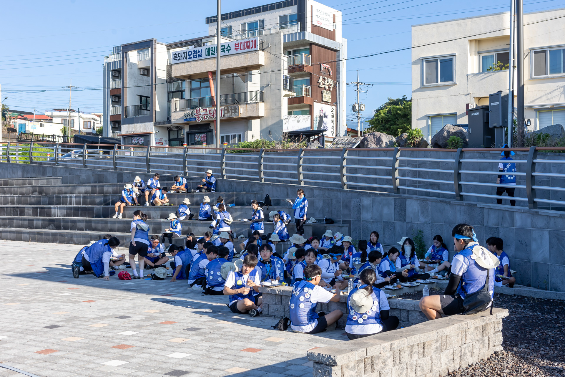 660ff6840b6d1.jpg
