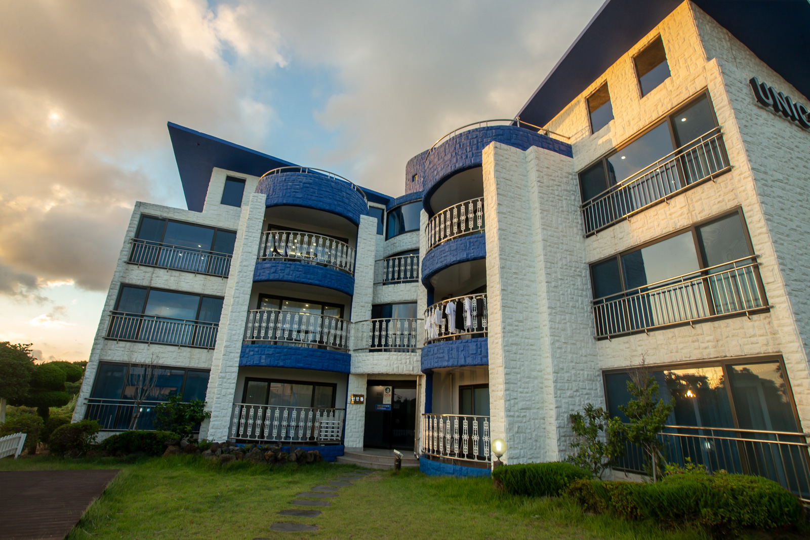 83d8a685cc530.jpg