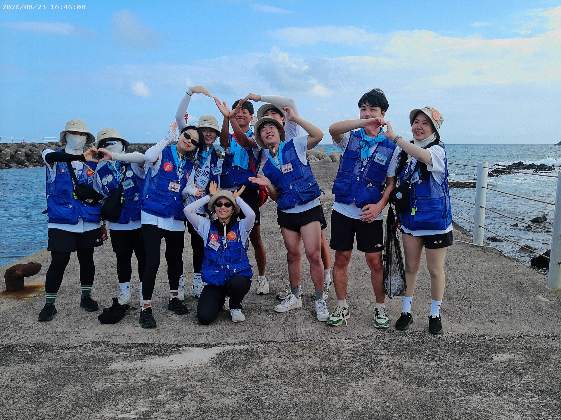 8f9363487bd81.jpg