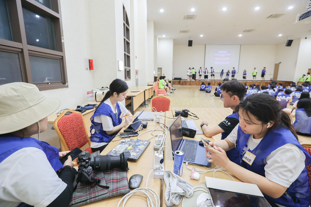 ce07d5757a436.jpg