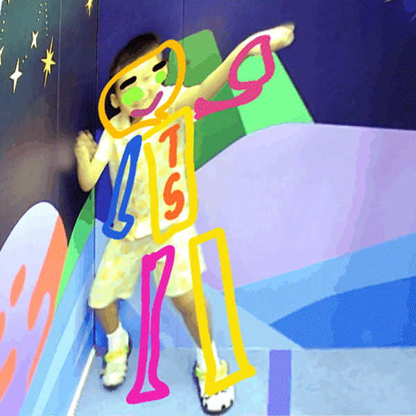 4d3345deef45b.gif
