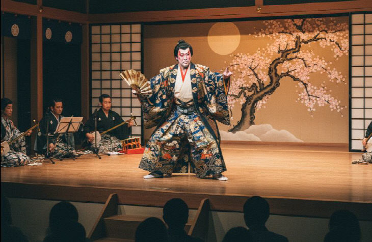 3. 일본의 전통 연극 가부키_시노부(AI 작성)