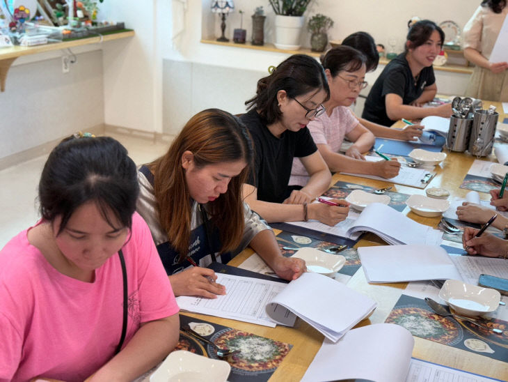 계룡시가족센터, 결혼이민자 장애인활동지원사 양성 성공2