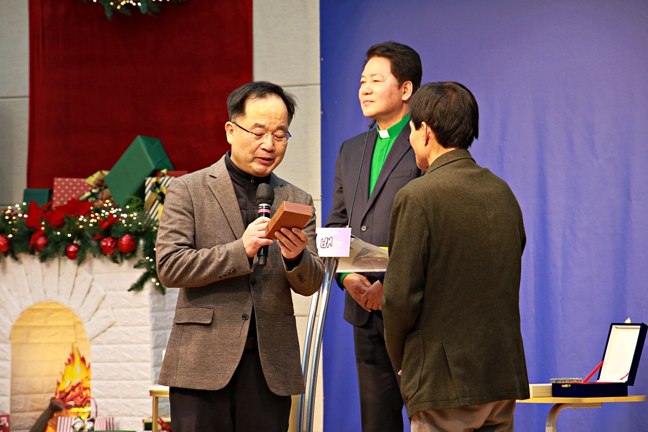 c8d57aea73c32.jpg