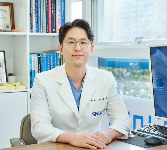 서울손치과 대표원장 진료