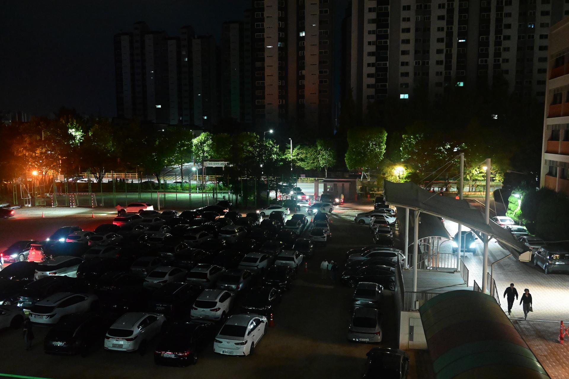6a13e4590118e.jpg