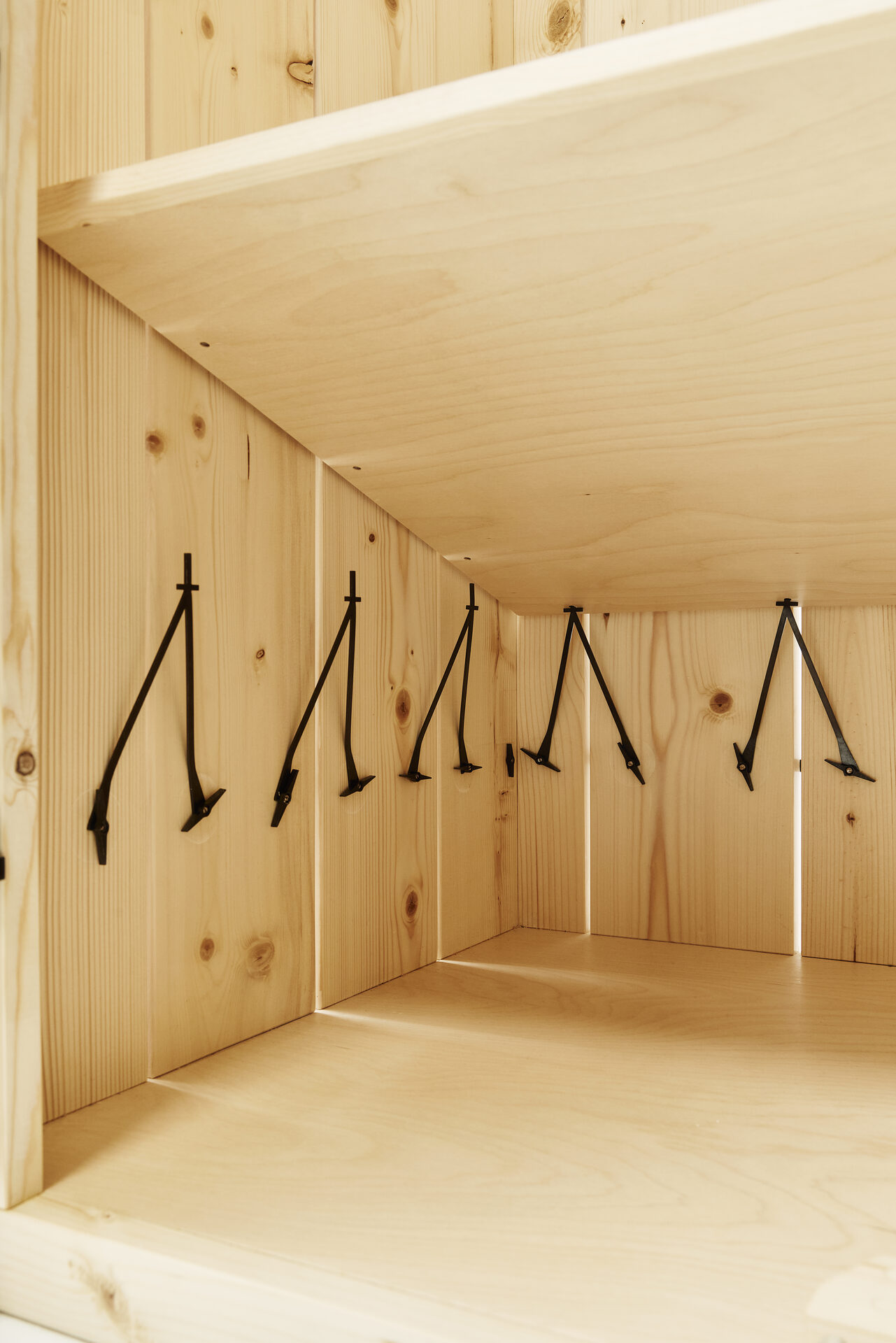 sskk-2 (Wardrobe)