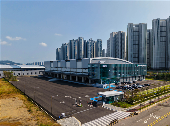 인천항만공사가 조성한 인천항 아암 스마트 공동물류센터 전경