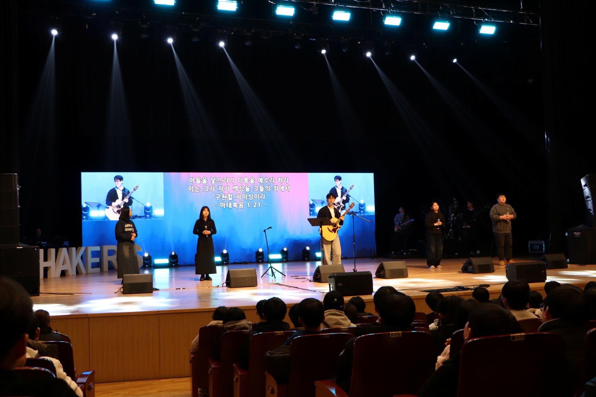 7c6d7b09146bf.jpg
