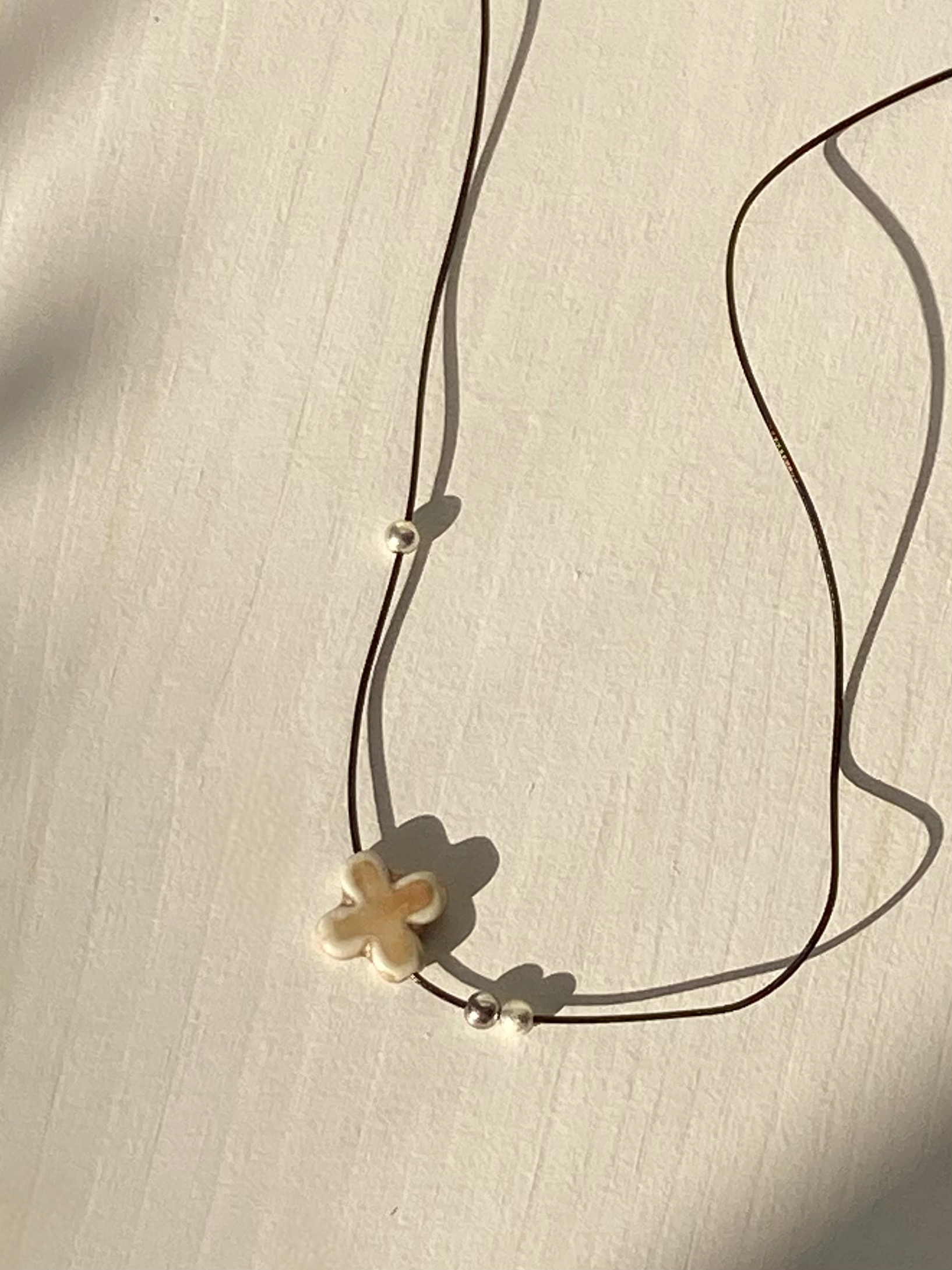[viviflo] BLOOM PETAL _off white / 블룸페탈_오프화이트