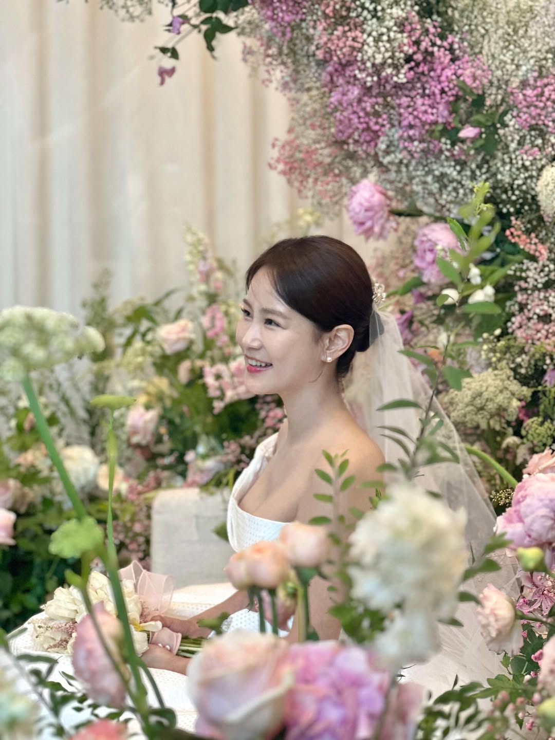 [아이웨딩] 해피베리머치 (HAPPY VERY MUCH)