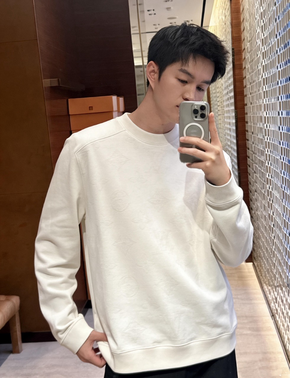 루이비통 맨투맨