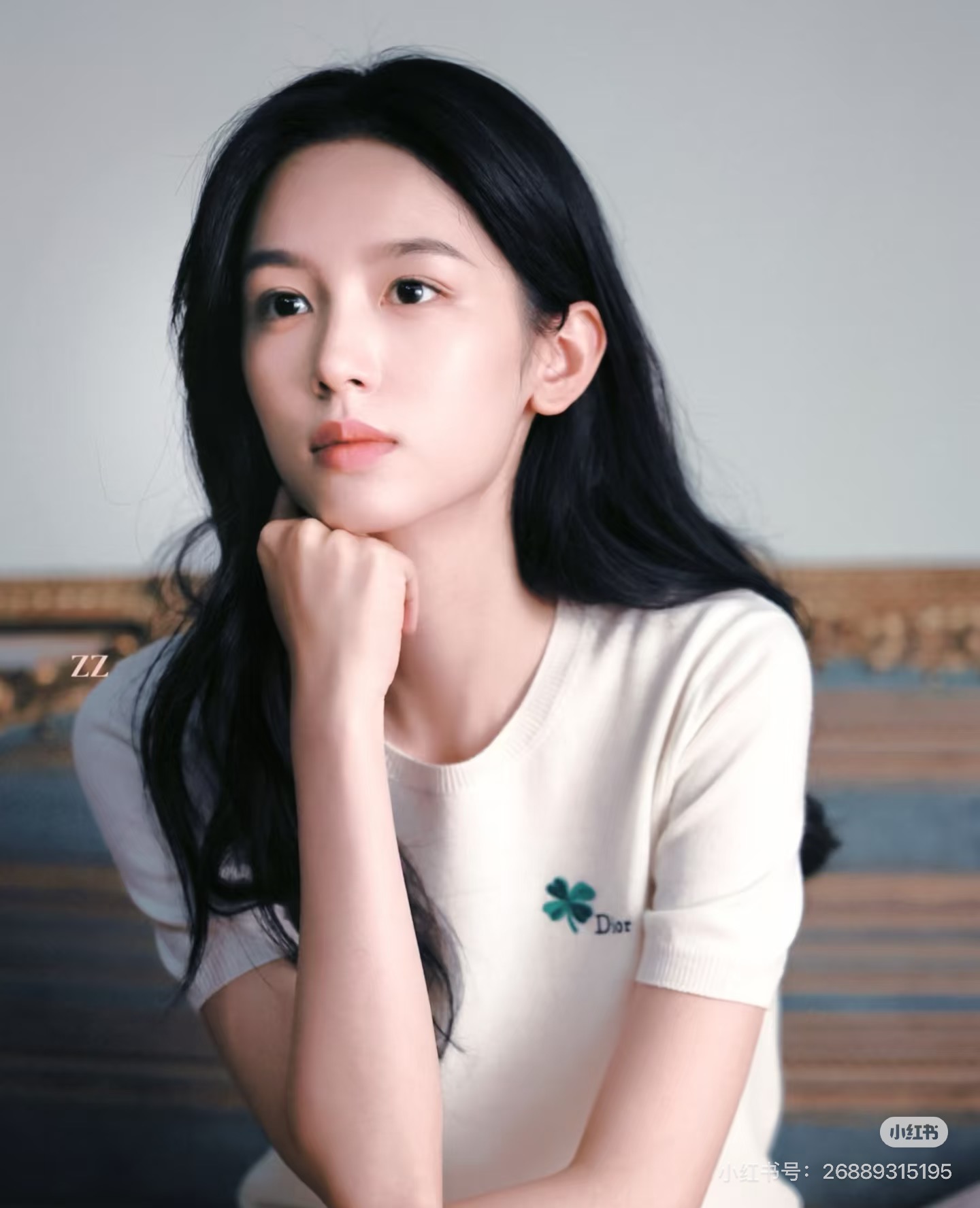 디올 반팔 니트