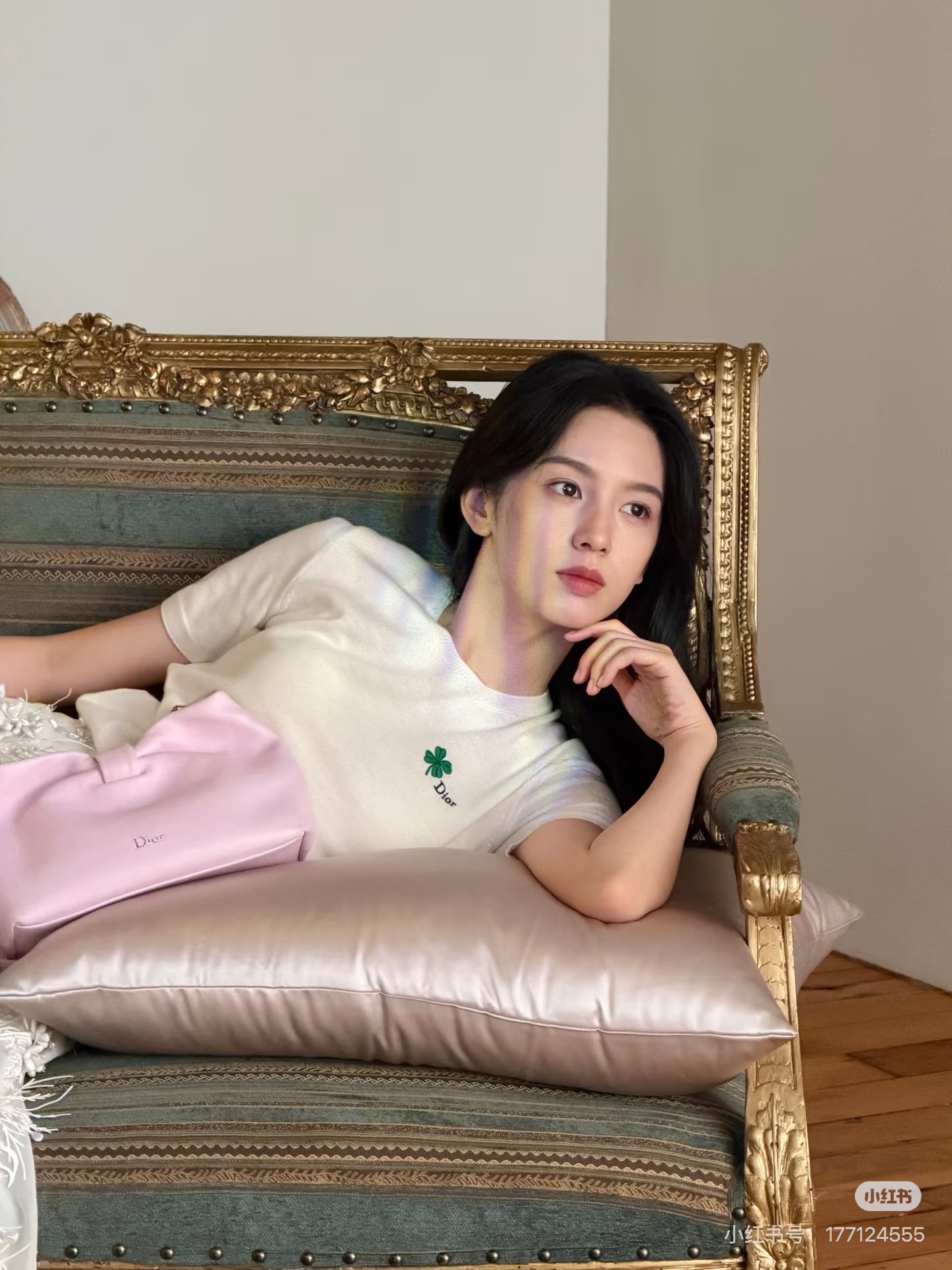 디올 반팔 니트