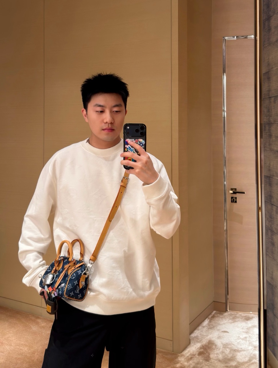 루이비통 맨투맨