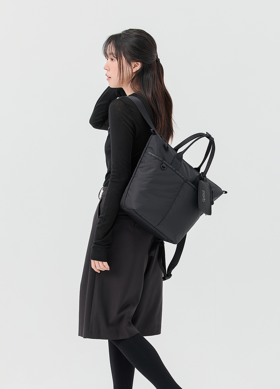 bor 쏙쏙 담아 투웨이 백팩 측면 착용 모습, 가볍고 안정적인 데일리 백팩 실루엣