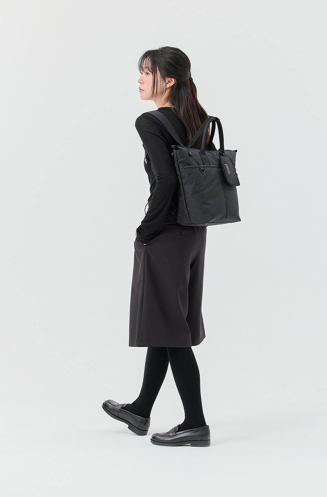 bor 쏙쏙 담아 투웨이 백팩 착용 모습, 백팩 형태로 사용하는 데일리·여행 겸용 가방