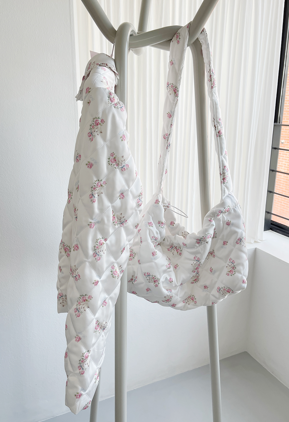 kitty flower quilting padding bag 定価 - バッグ