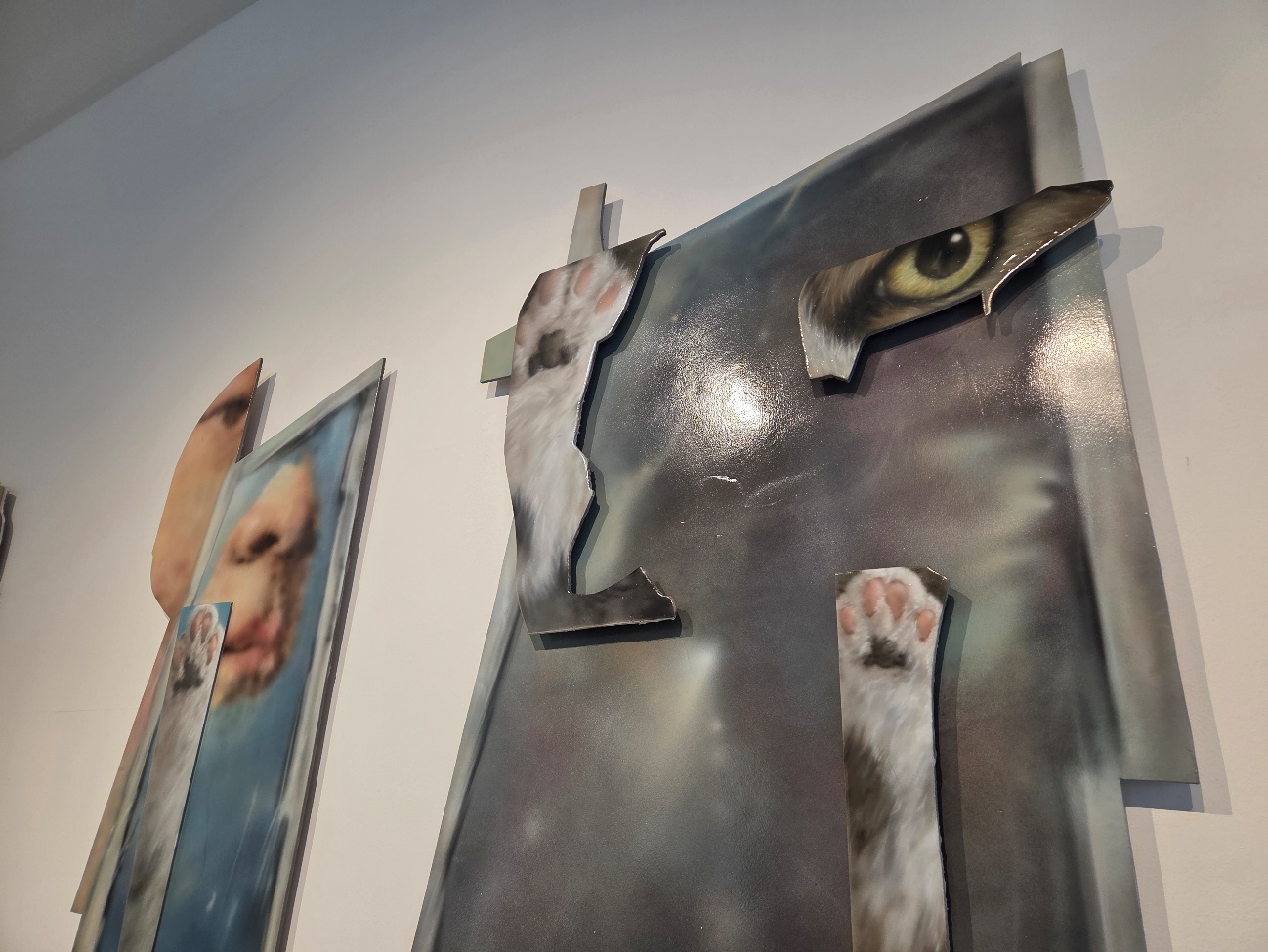 예술, 사진 액자, 시각 예술, 벽이(가) 표시된 사진

AI 생성 콘텐츠는 정확하지 않을 수 있습니다.