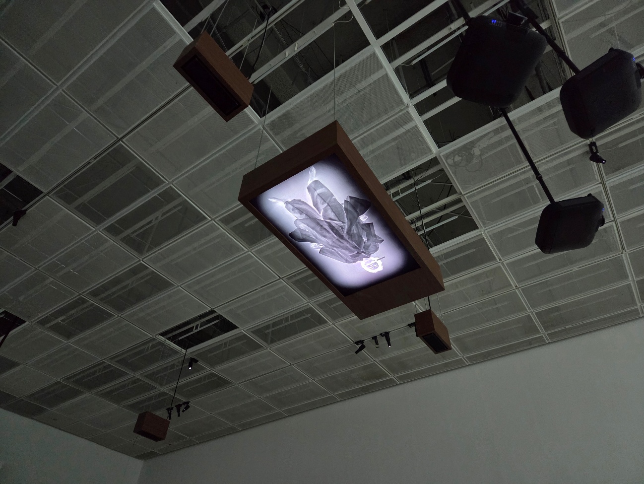 실내, 벽, 천장, 스크린샷이(가) 표시된 사진

AI 생성 콘텐츠는 정확하지 않을 수 있습니다.