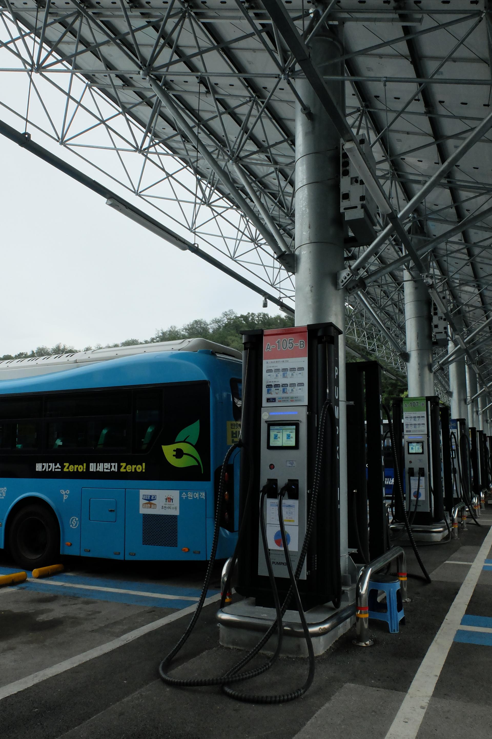 90e767f12daf4.jpg