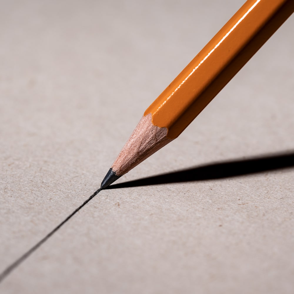 내구성 높고 연하게 표현되는 코이누르 1500 연필