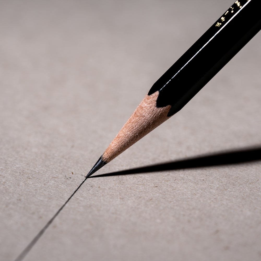 미쓰비시 연필 9800 쓰기 테스트 부드러운 숙성 흑연으로 매끄럽고 유려한 필기감 선사