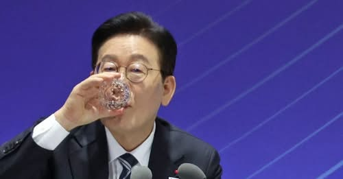 '이혜훈 낙마'…靑 "보수 정당 3선" 野 "어물쩍 넘길 생각 마라"[종합]