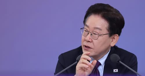 李 “똑같은 조건이면 비정규직이 보수 더 많이 받아야”