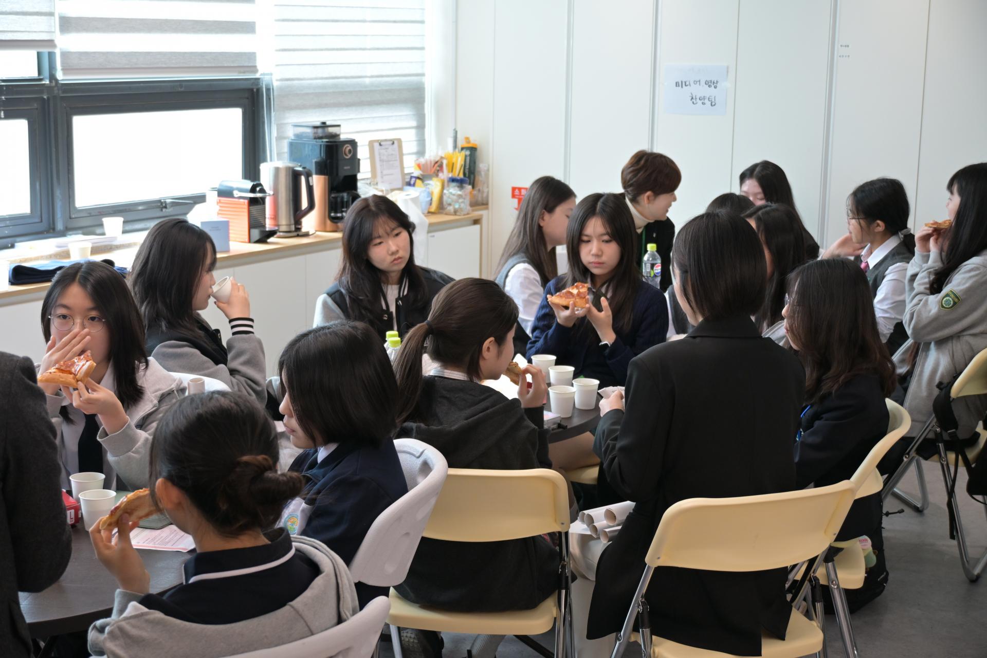 c885ac8bdc4c9.jpg