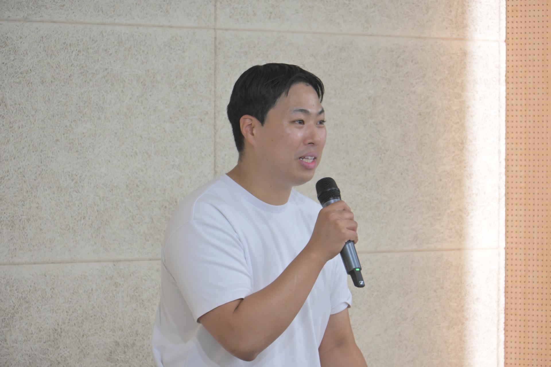 ebe7542a076df.jpg