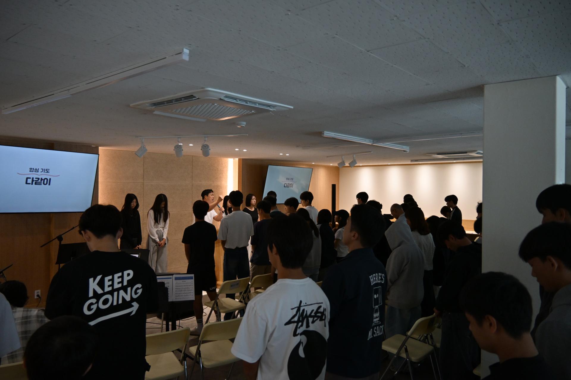f385164d83aa9.jpg