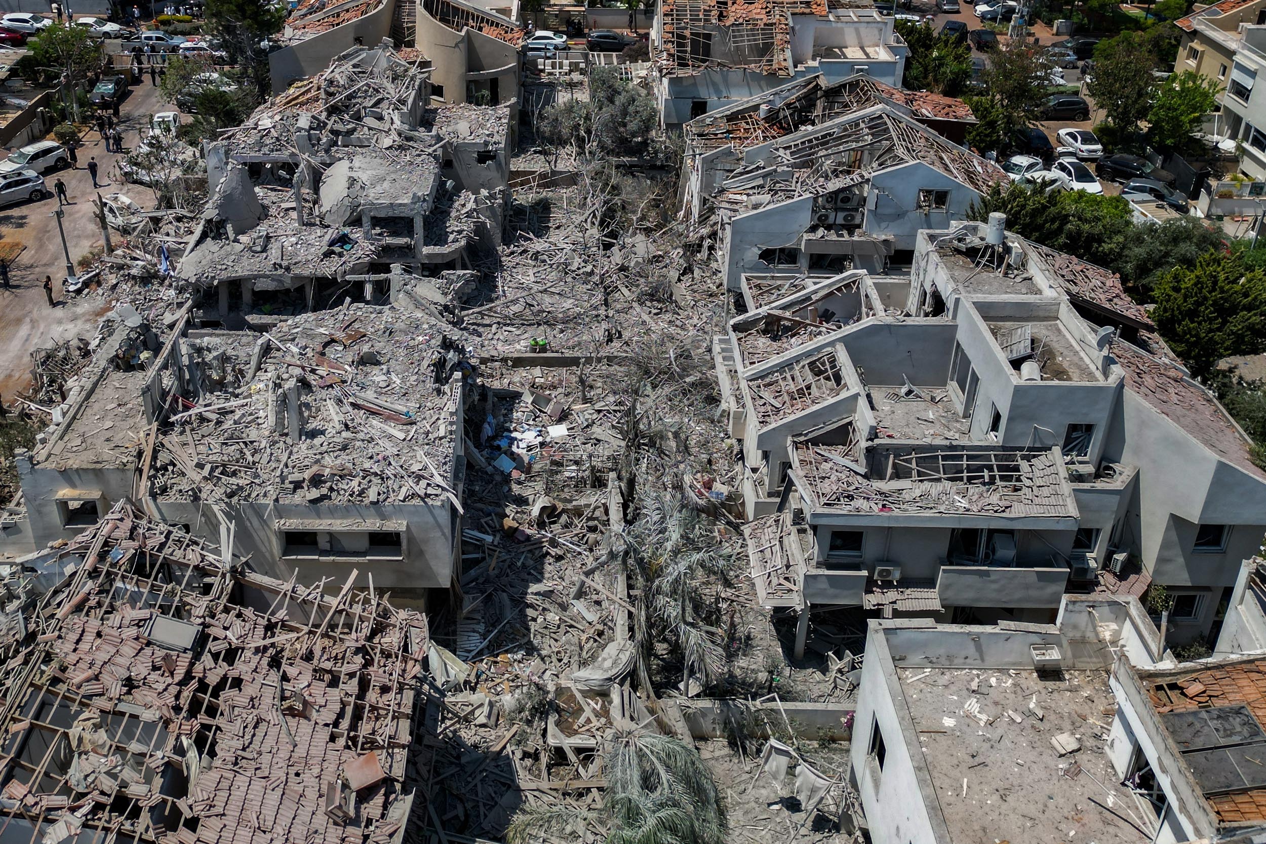 ▲이란의 공격 직후 폐허가 된 이스라엘 중부 도시 리숀레지온 지역. ⓒ더펠로우십코리아