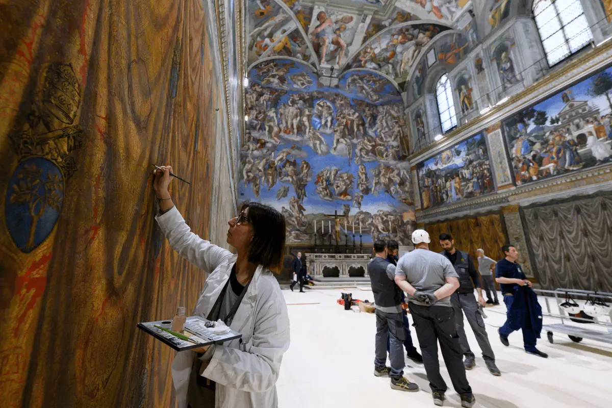 시스티나 성당 벽화 복원 작업 현장의 모습 © The Catholic Register